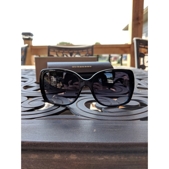 NWT Authentic Womens Burberry Square Sunglasses - Picture 4 of 7